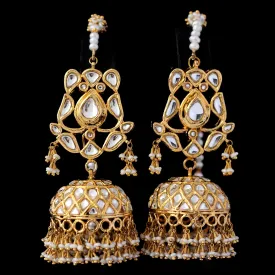 Earrings in Kundan and Pearls